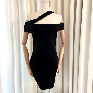 Superdown | Linda Asymmetric Bodycon Black Dress | Medium